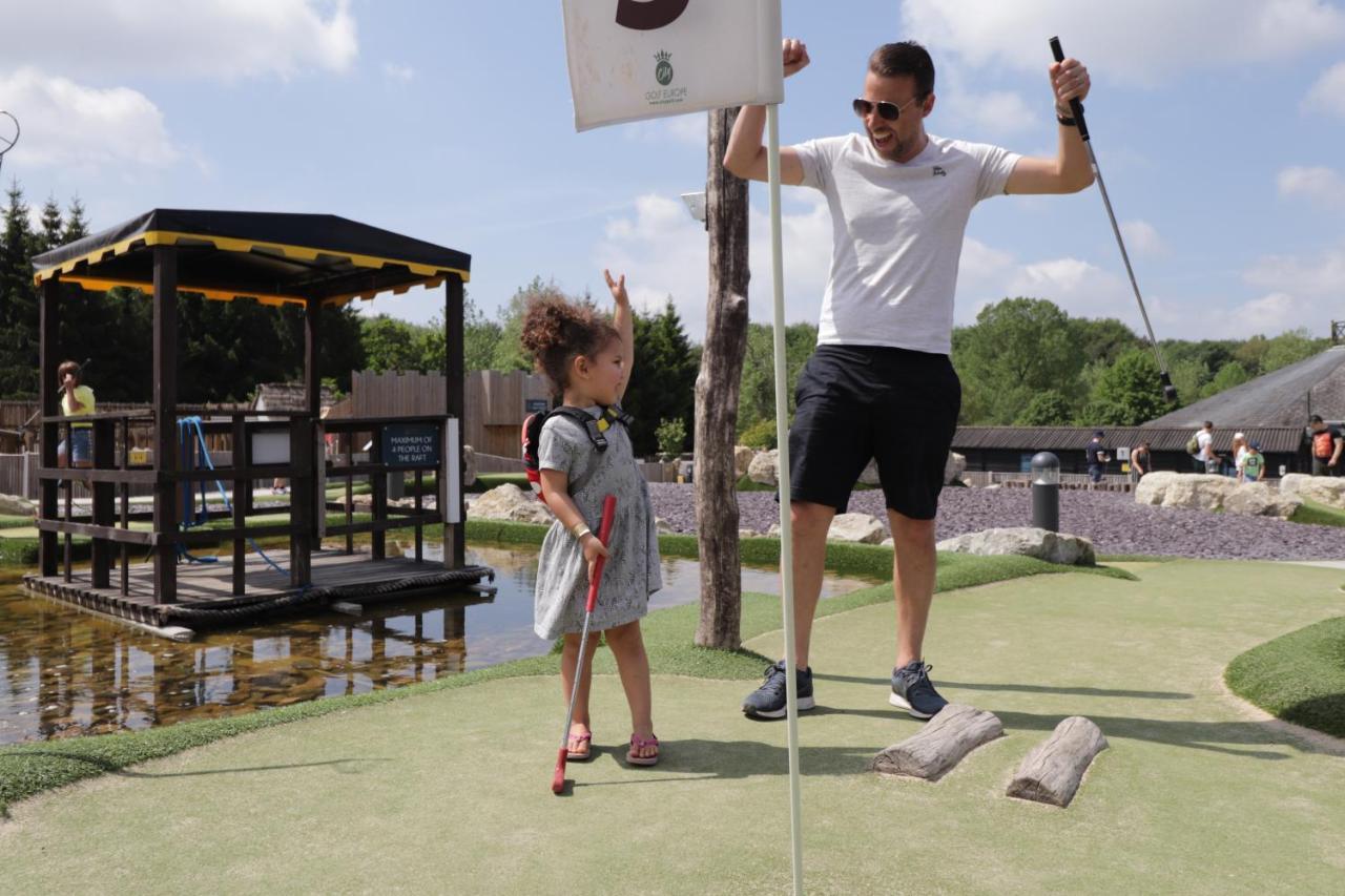 Leeds Castle Knights Glamping Hotel Bagian luar foto