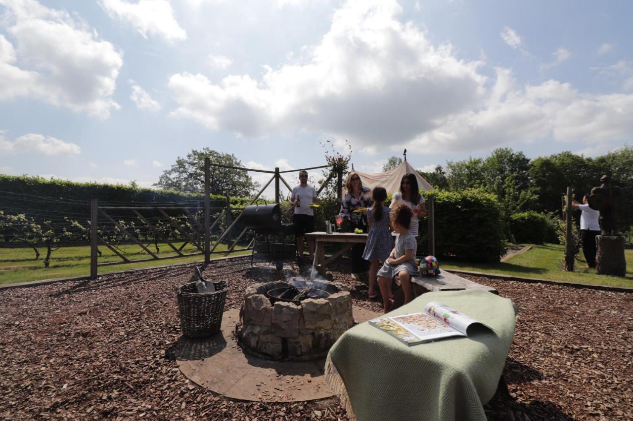 Leeds Castle Knights Glamping Hotel Bagian luar foto