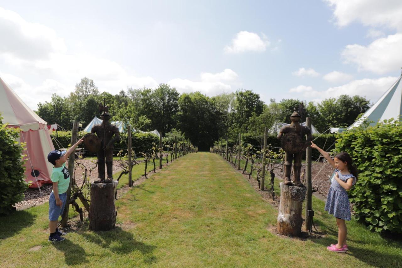Leeds Castle Knights Glamping Hotel Bagian luar foto