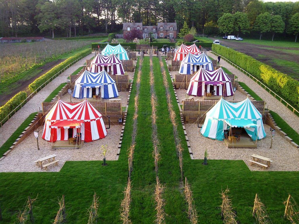 Leeds Castle Knights Glamping Hotel Ruang foto