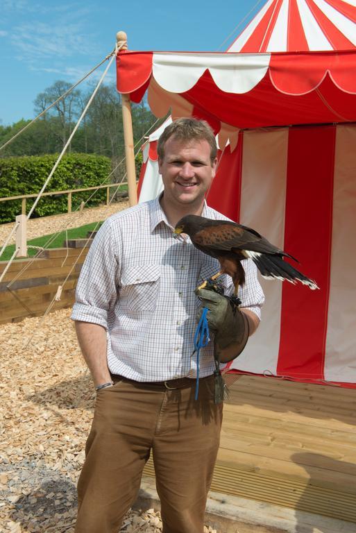 Leeds Castle Knights Glamping Hotel Bagian luar foto