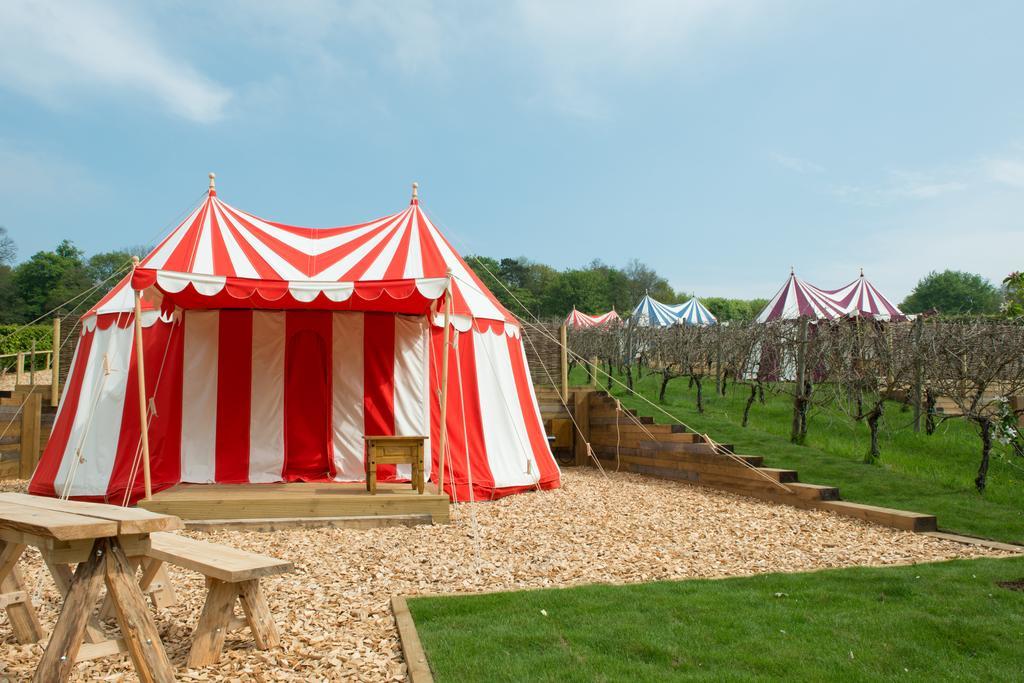 Leeds Castle Knights Glamping Hotel Ruang foto