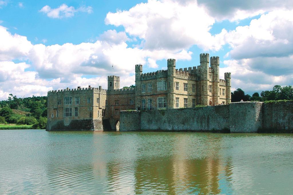 Leeds Castle Knights Glamping Hotel Bagian luar foto