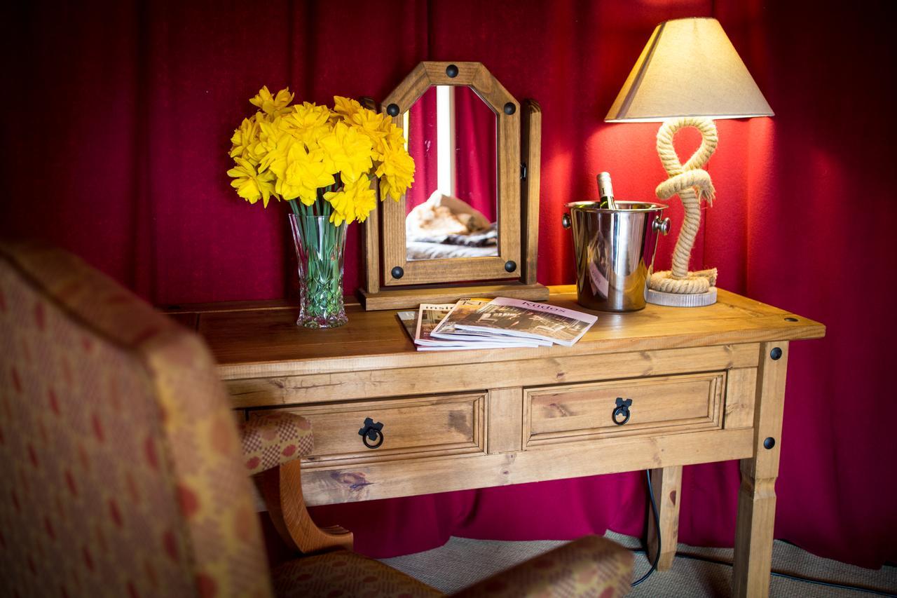 Leeds Castle Knights Glamping Hotel Bagian luar foto