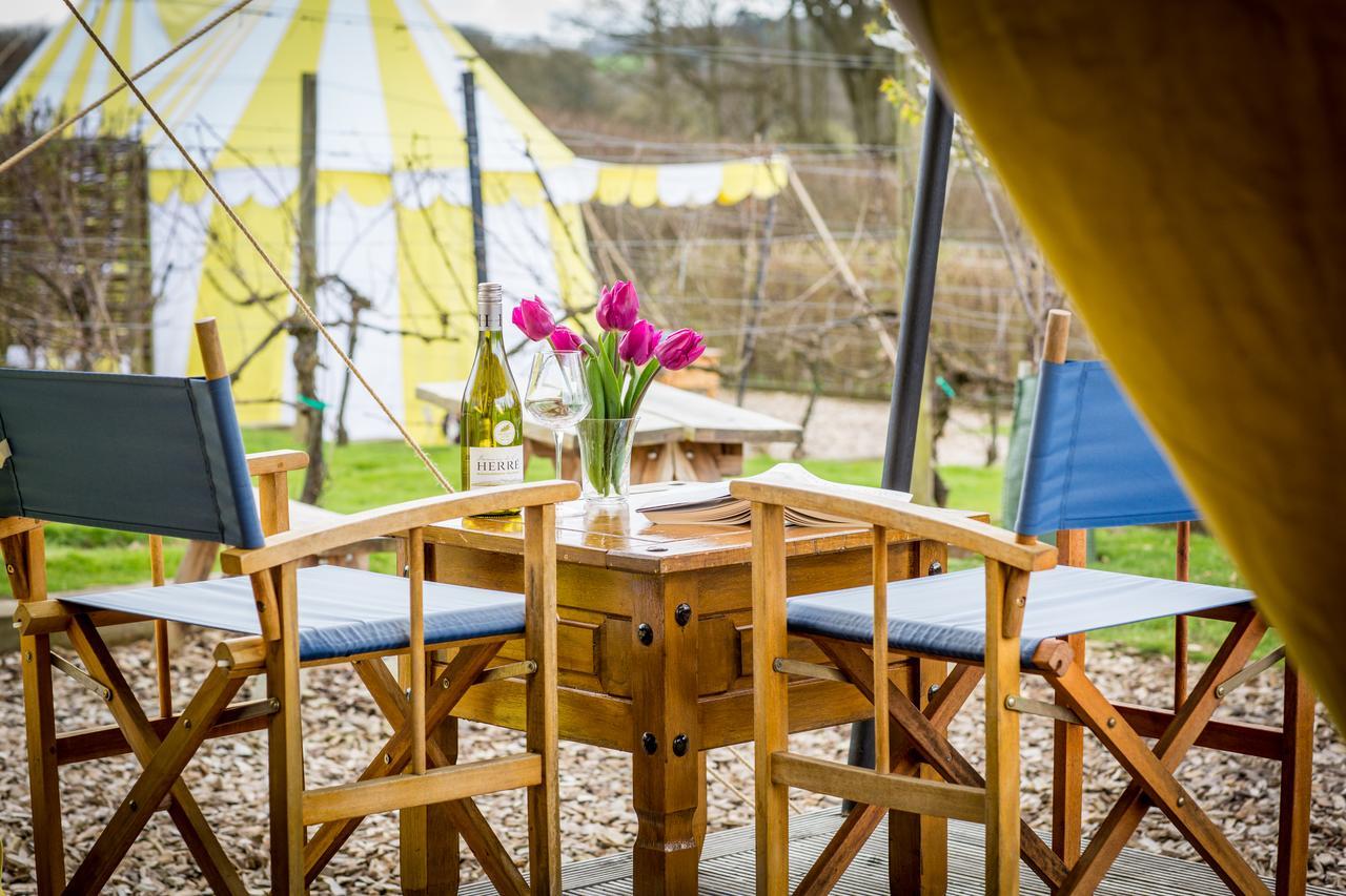 Leeds Castle Knights Glamping Hotel Bagian luar foto
