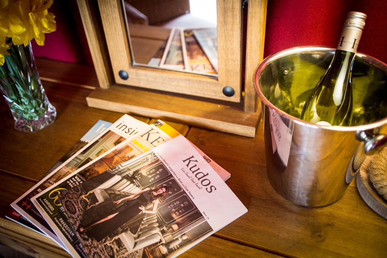 Leeds Castle Knights Glamping Hotel Bagian luar foto